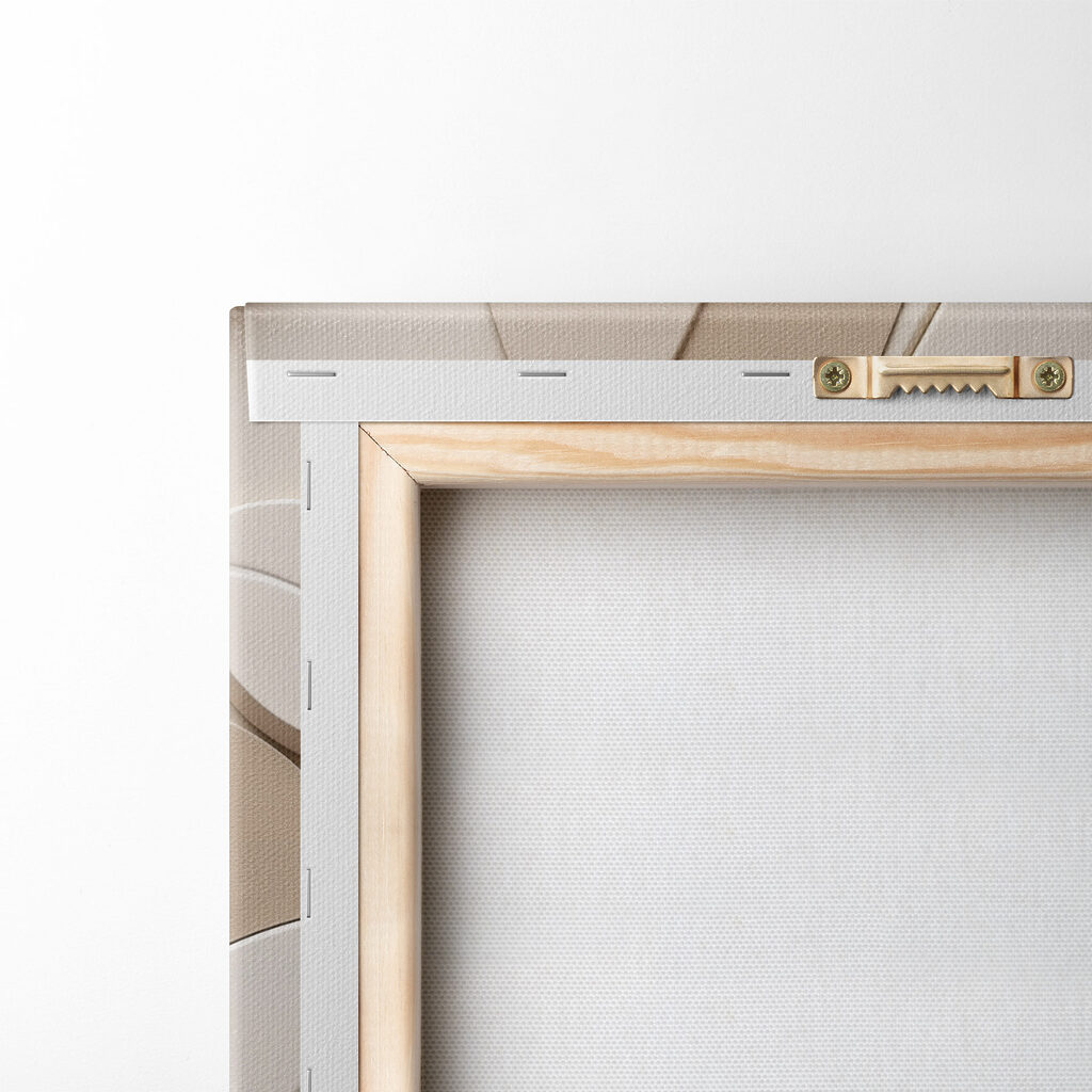 Sfere tra foglie curve — retro