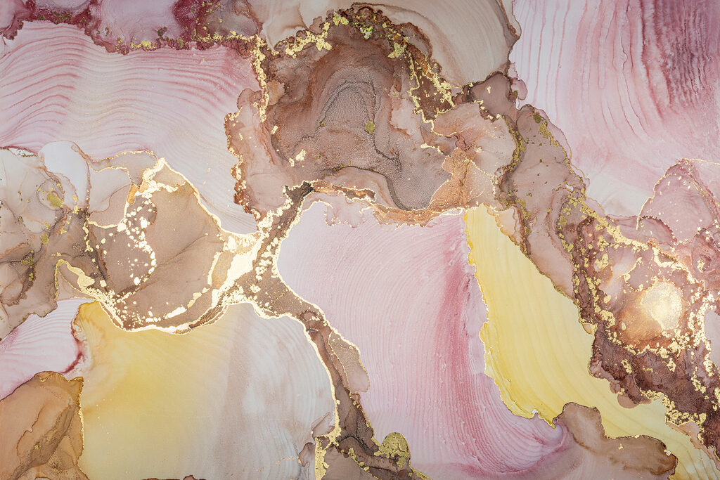 Venature rosa, bordi d’oro — design completo