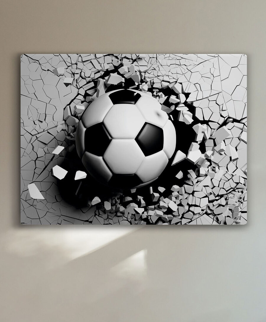 Pallone sfonda la parete in un ambiente