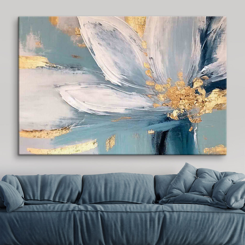 Fiore bianco con oro in un ambiente
