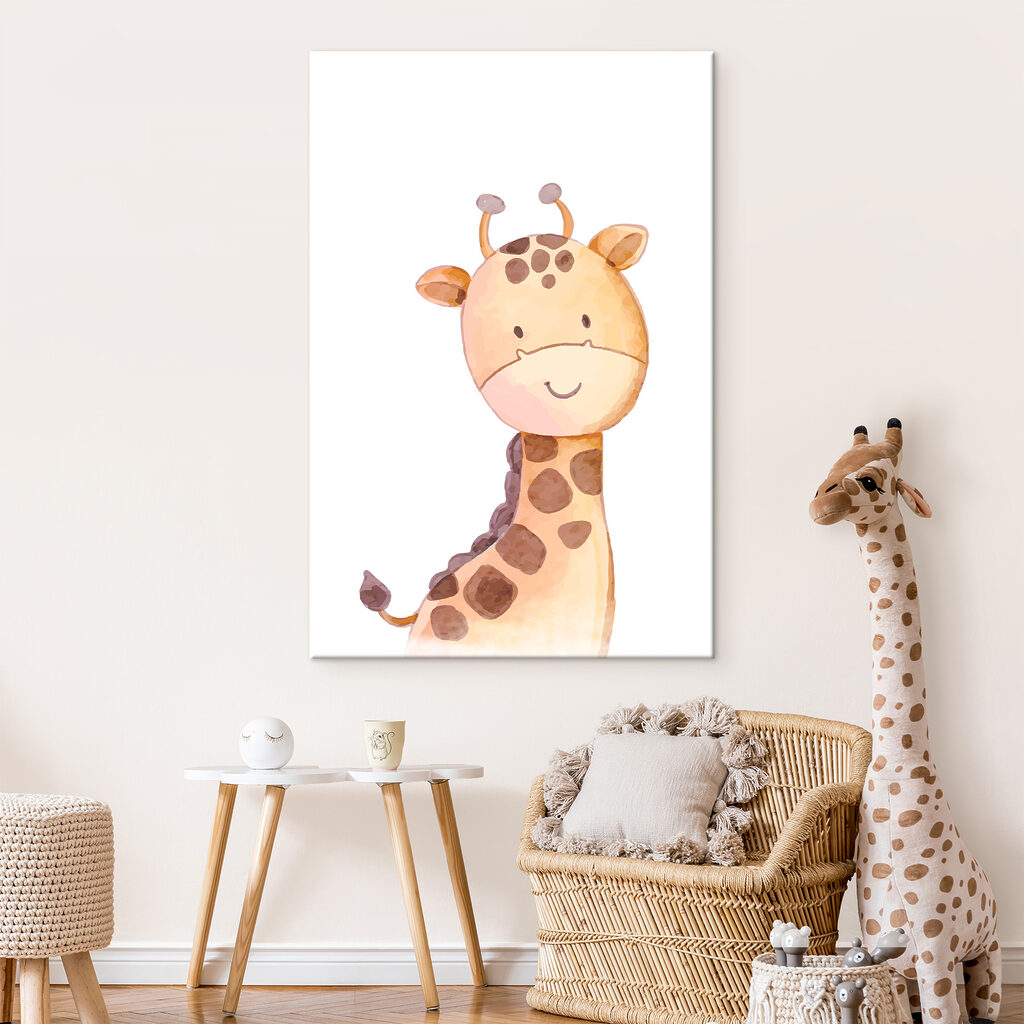 Giraffa che sorride in un ambiente