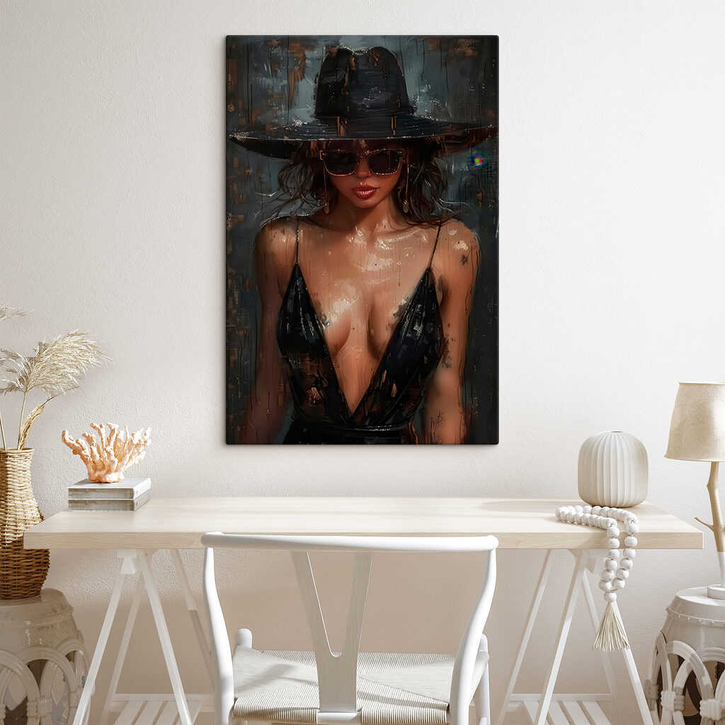 Cappello scuro, occhi nascosti — ambiente 2