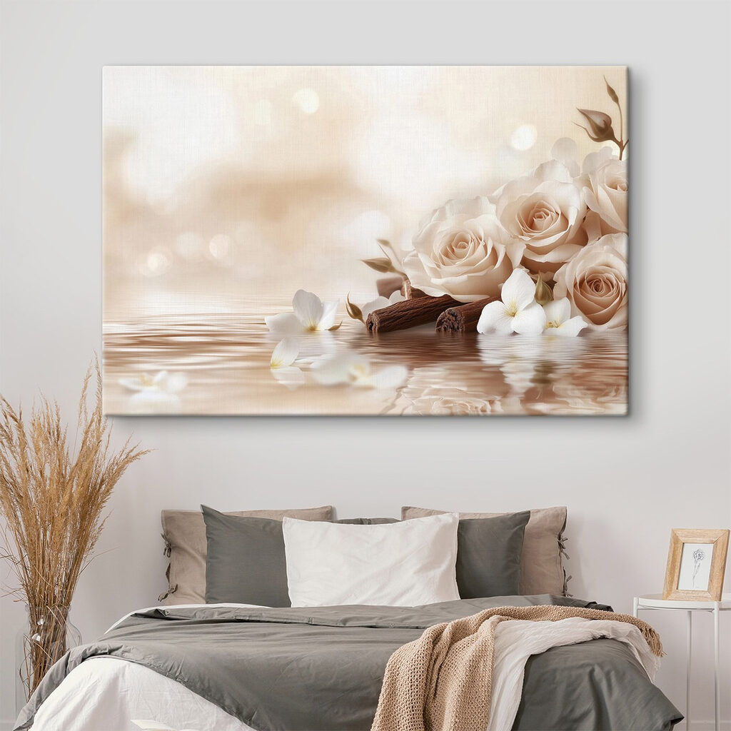 Rose accanto all’acqua specchiante in un ambiente