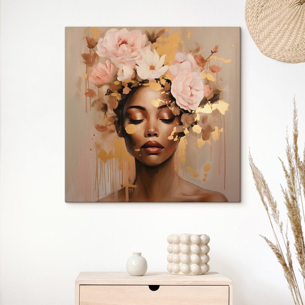 Donna con corona rosa — ambiente 1