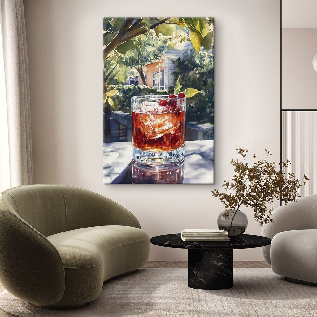 Cocktail rosso all’ombra in un ambiente