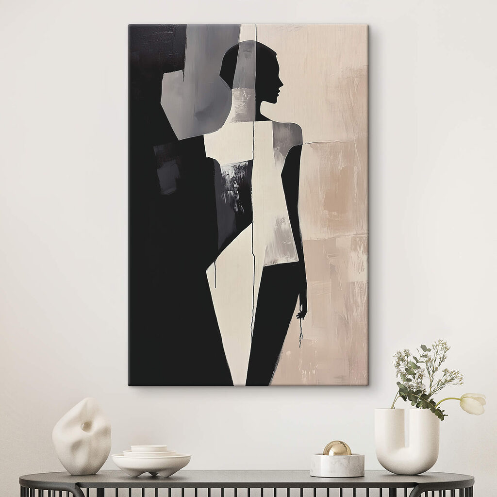 Silhouette di donna in un ambiente