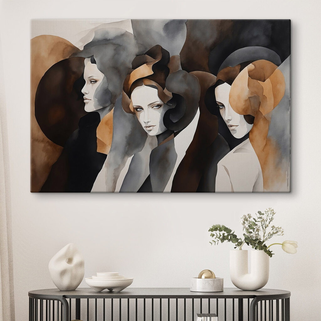 Tre donne, forme terrose — ambiente 1