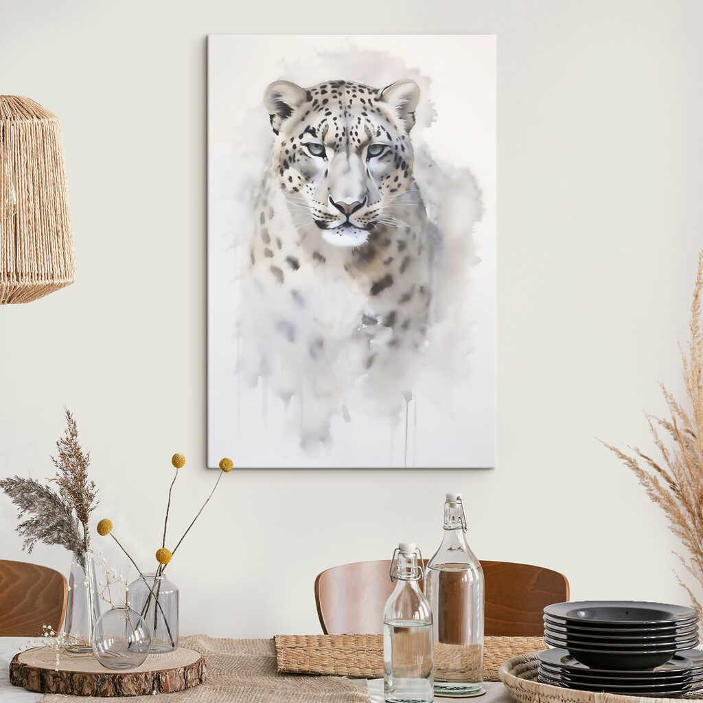 Leopardo dallo sguardo attento in un ambiente