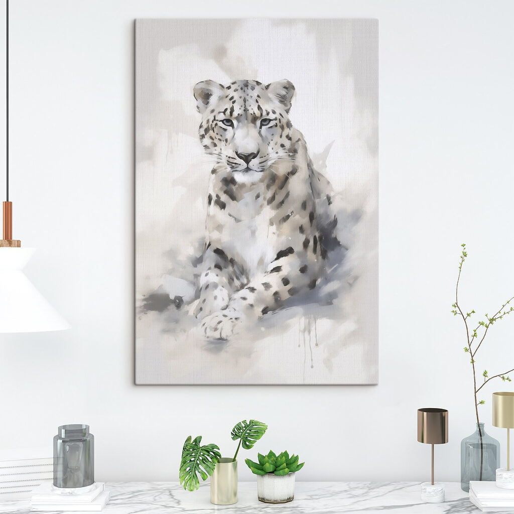 Leopardo seduto in bianco in un ambiente