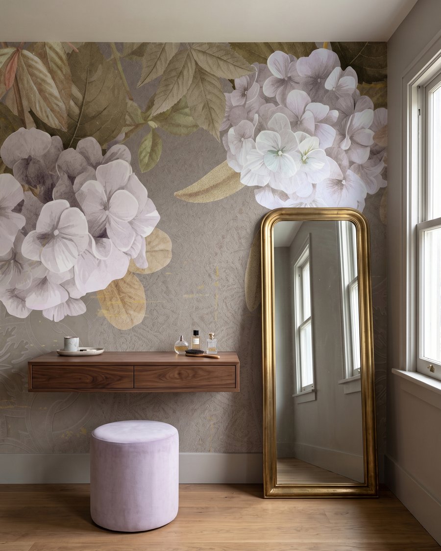 Fiori bianchi in alto in un ambiente