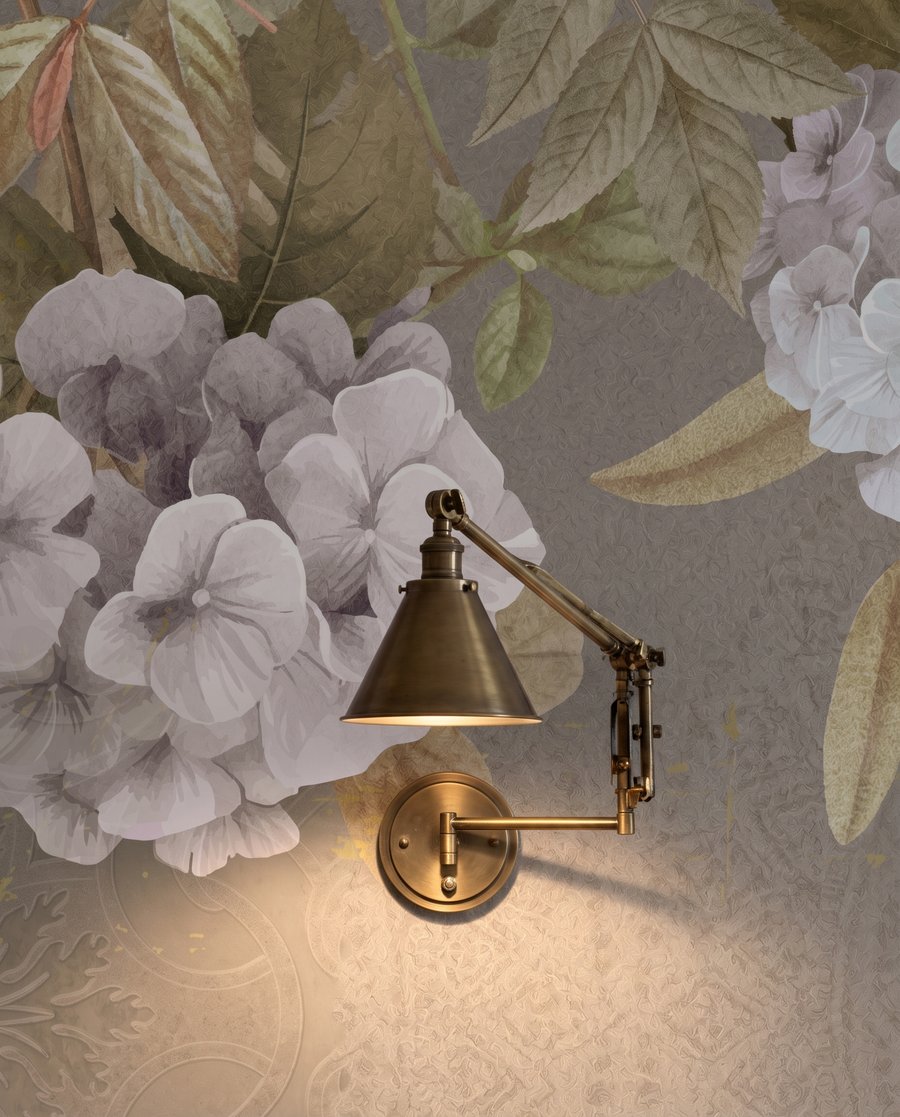 Fiori bianchi in alto — dettaglio
