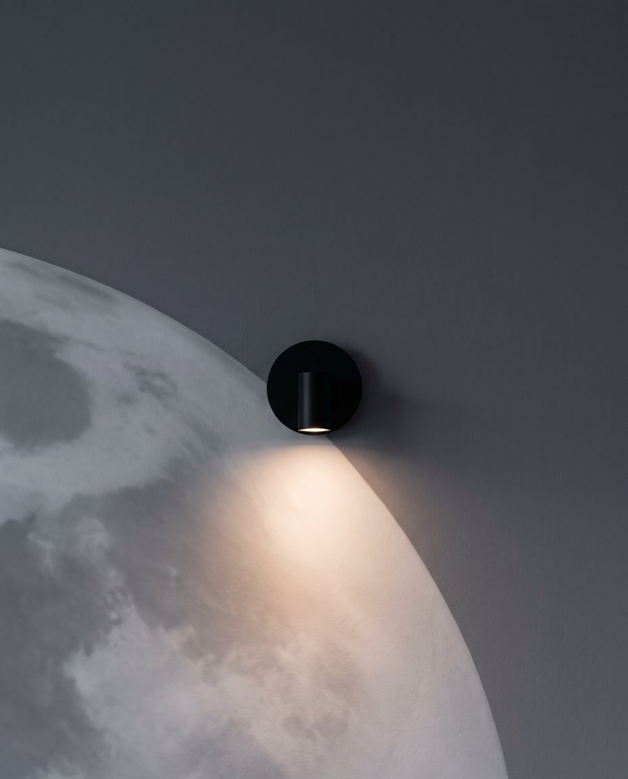 Luna piena sulle nuvole — dettaglio