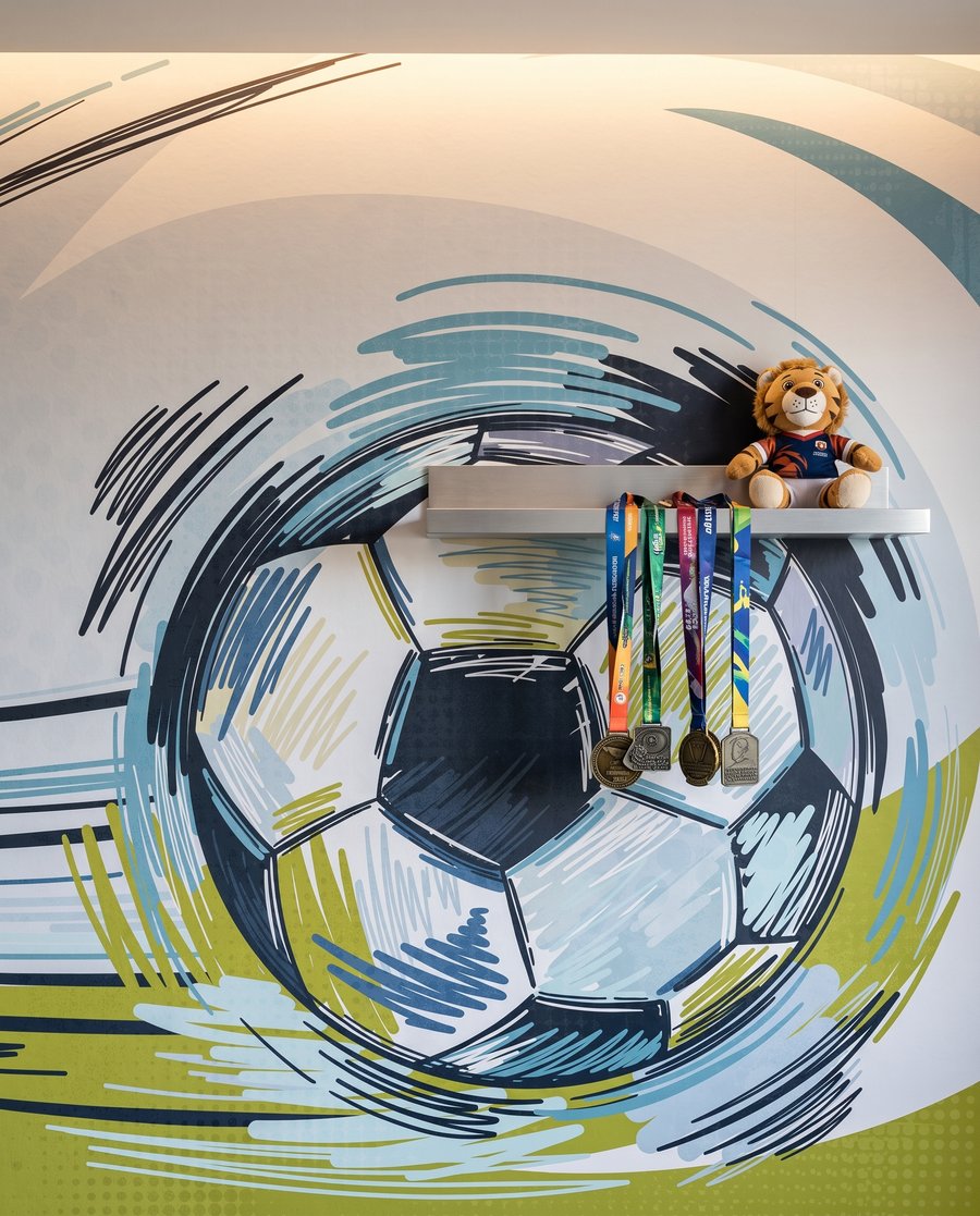 Pallone tra archi d’inchiostro — dettaglio