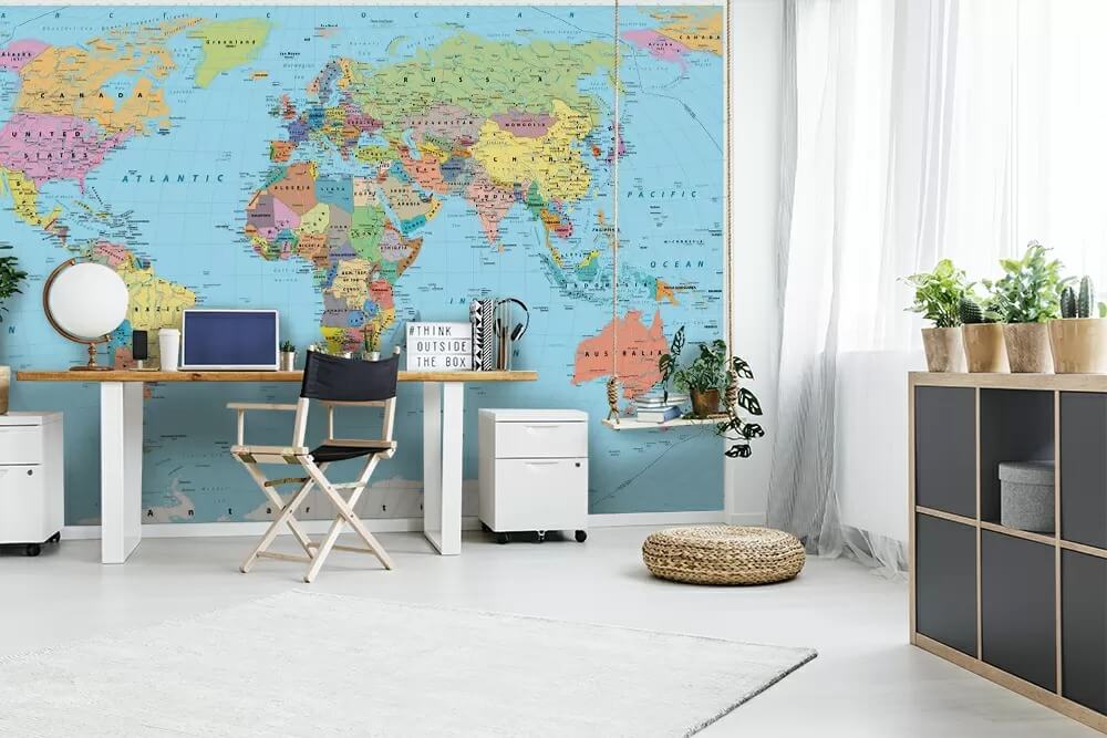 Mappa in colori vivaci in un ambiente