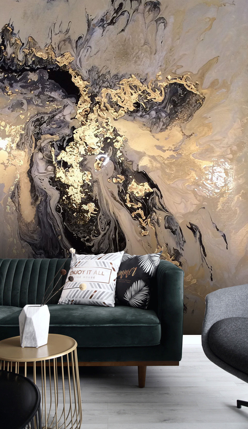 Vernice scura, spruzzi d’oro — ambiente 1