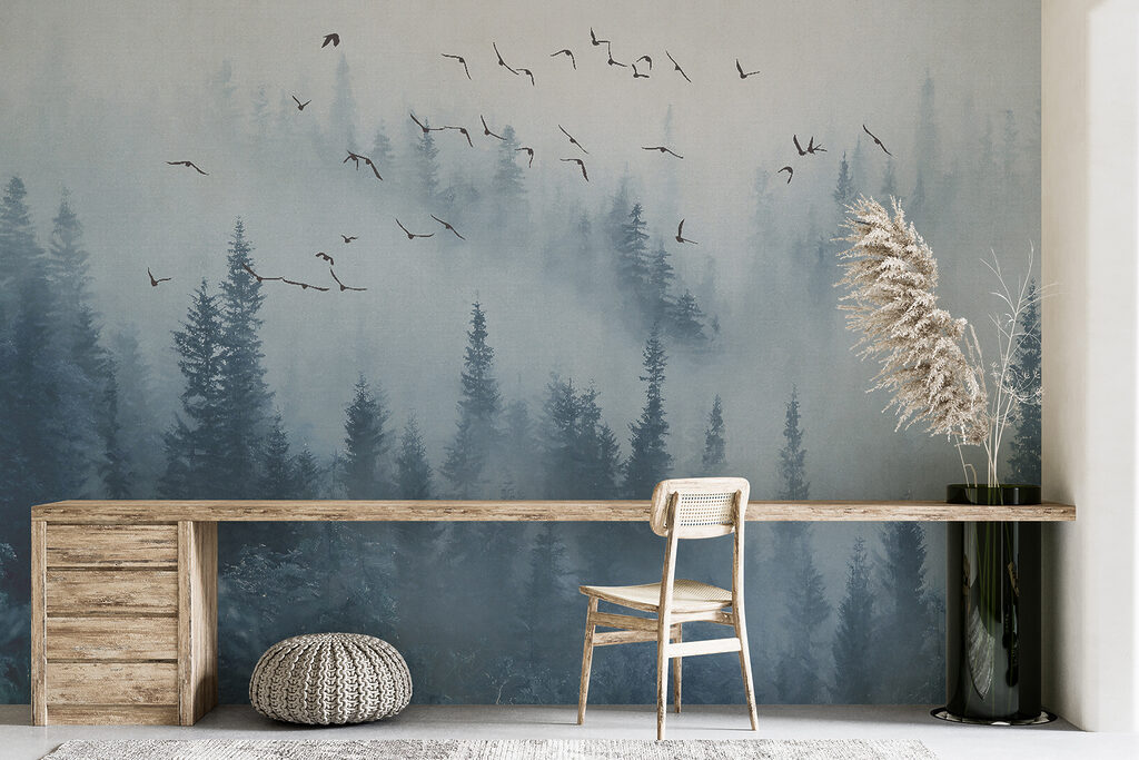 Volo tra pini blu — ambiente 11