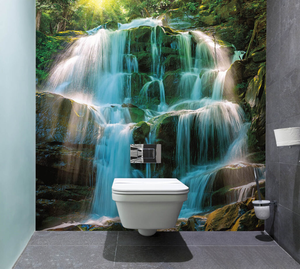 Cascate sopra rocce muschiose — ambiente 1