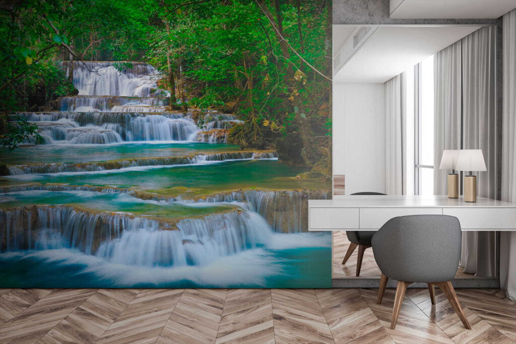 Acqua tra alberi fitti — ambiente 5