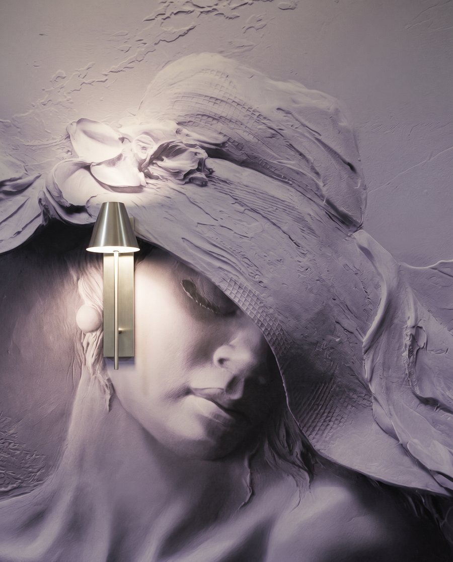 Donna con cappello ondulato — dettaglio