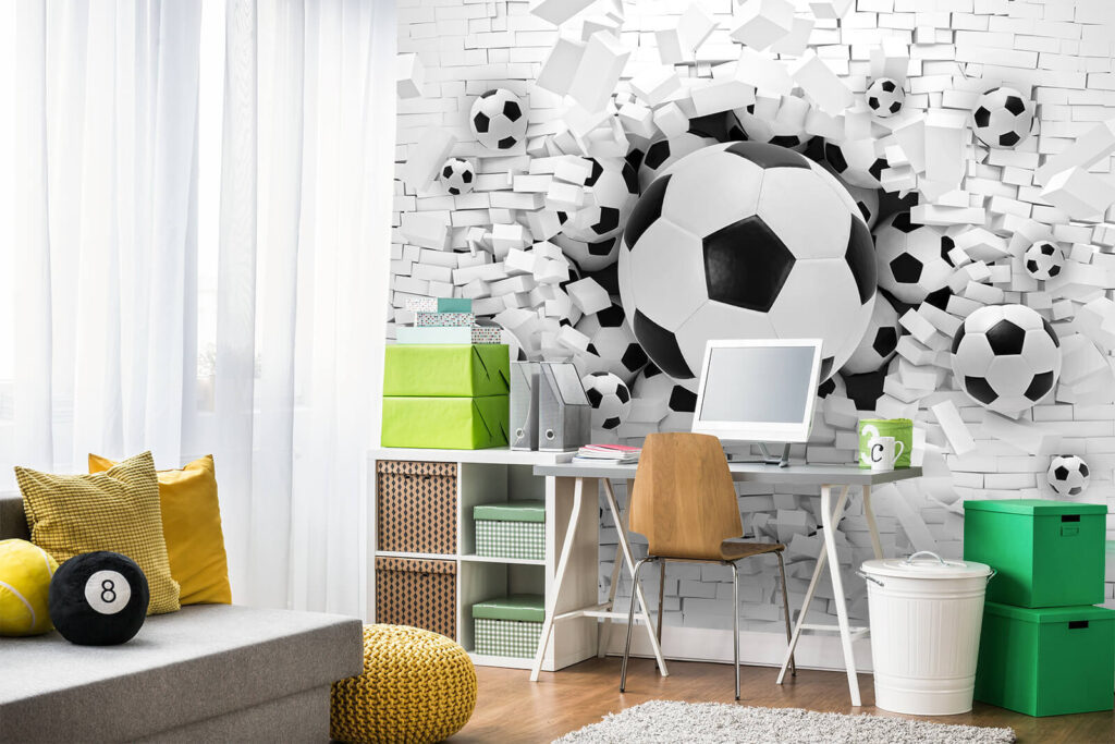 Palloni dal muro bianco in un ambiente