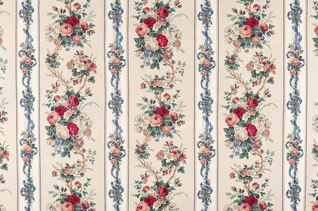 Mazzetti floreali tra nastri — design completo