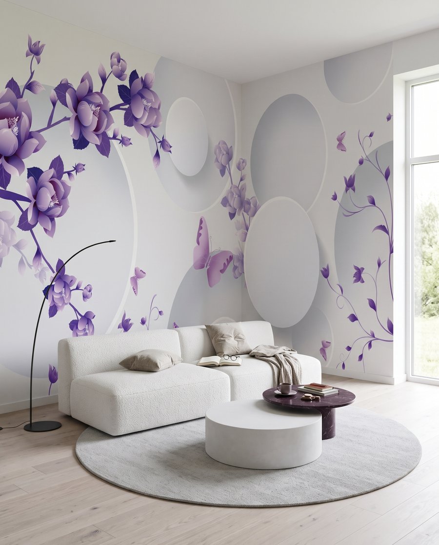 Fiori lilla tra cerchi in un ambiente