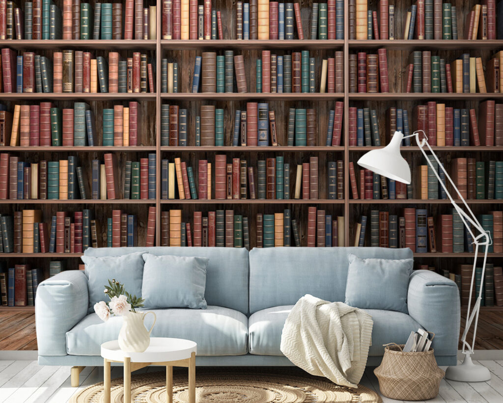 Scaffali di libri in un ambiente