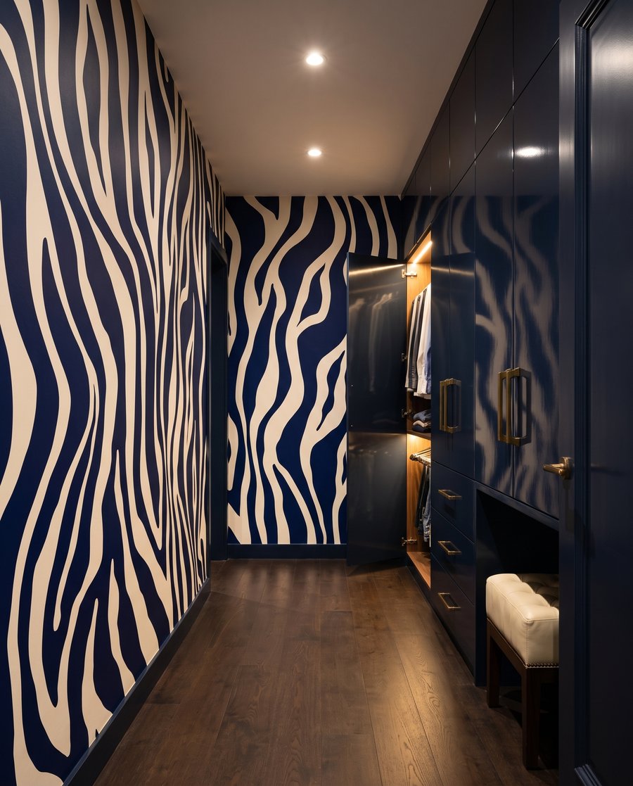 Zebra in ocra calda — ambiente 1