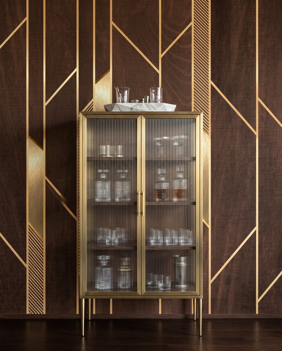 Linee dorate su marrone — ambiente 6