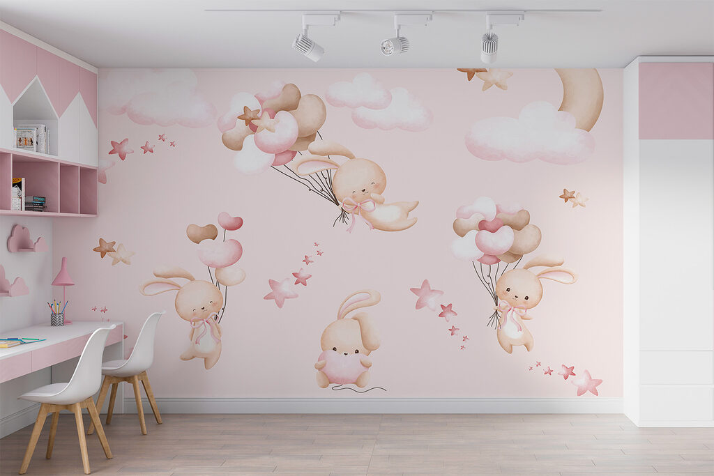 Coniglietti con palloncini rosa in un ambiente