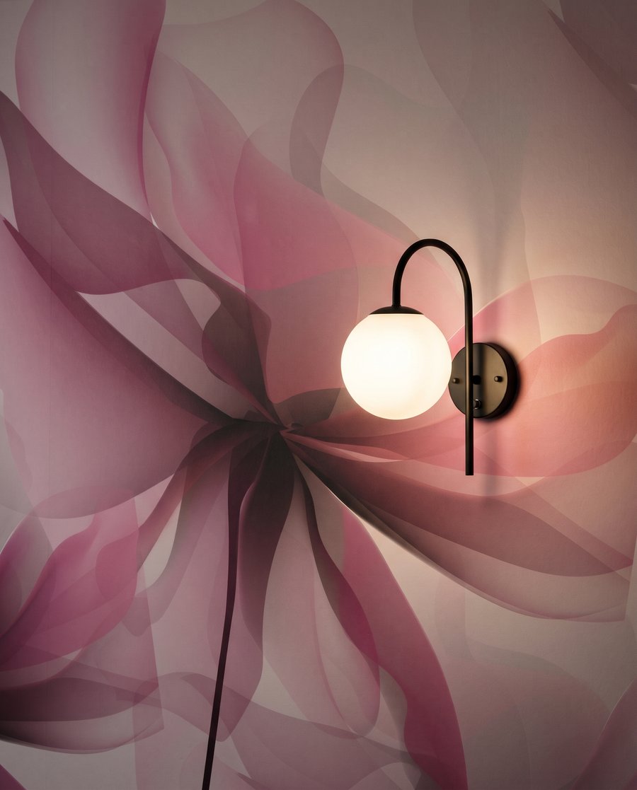 Corolle rosa sovrapposte — dettaglio